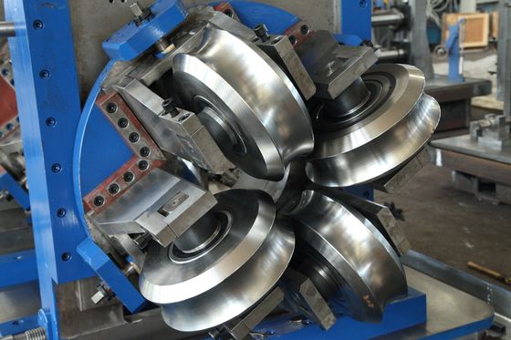 1.5 ∙ 8.0 mm Sıcak lastikli çelik boru değirmen makinesi ve inşaat boru ve yapısal boru üretimi için rulo şekillendirme makinesi