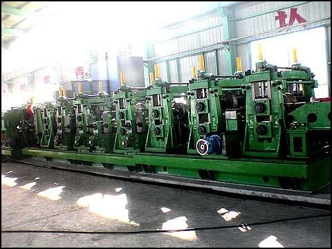 88,9 mm ¥ 273 mm yuvarlak çelik boru üretimi için Sıcak Çelik ERW boru fabrikası