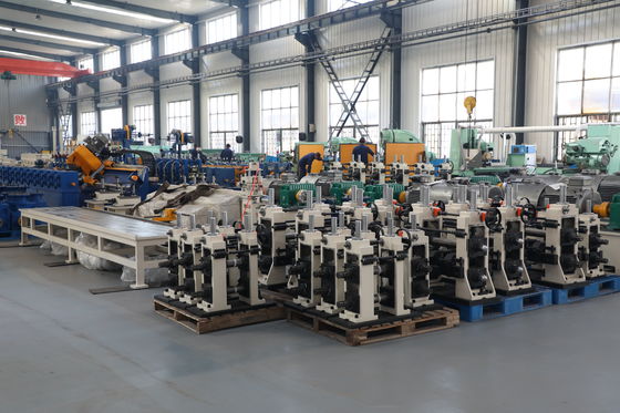 1.5 ∙ 8.0 mm Sıcak lastikli çelik boru değirmen makinesi ve inşaat boru ve yapısal boru üretimi için rulo şekillendirme makinesi