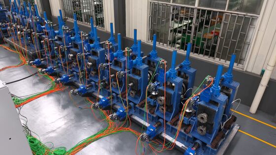 Akkumulatörlü ve sürekli endüstriyel boru üretimi için çalıştırma tablosu ile alaşımlı çelik boru kaynak makinesi